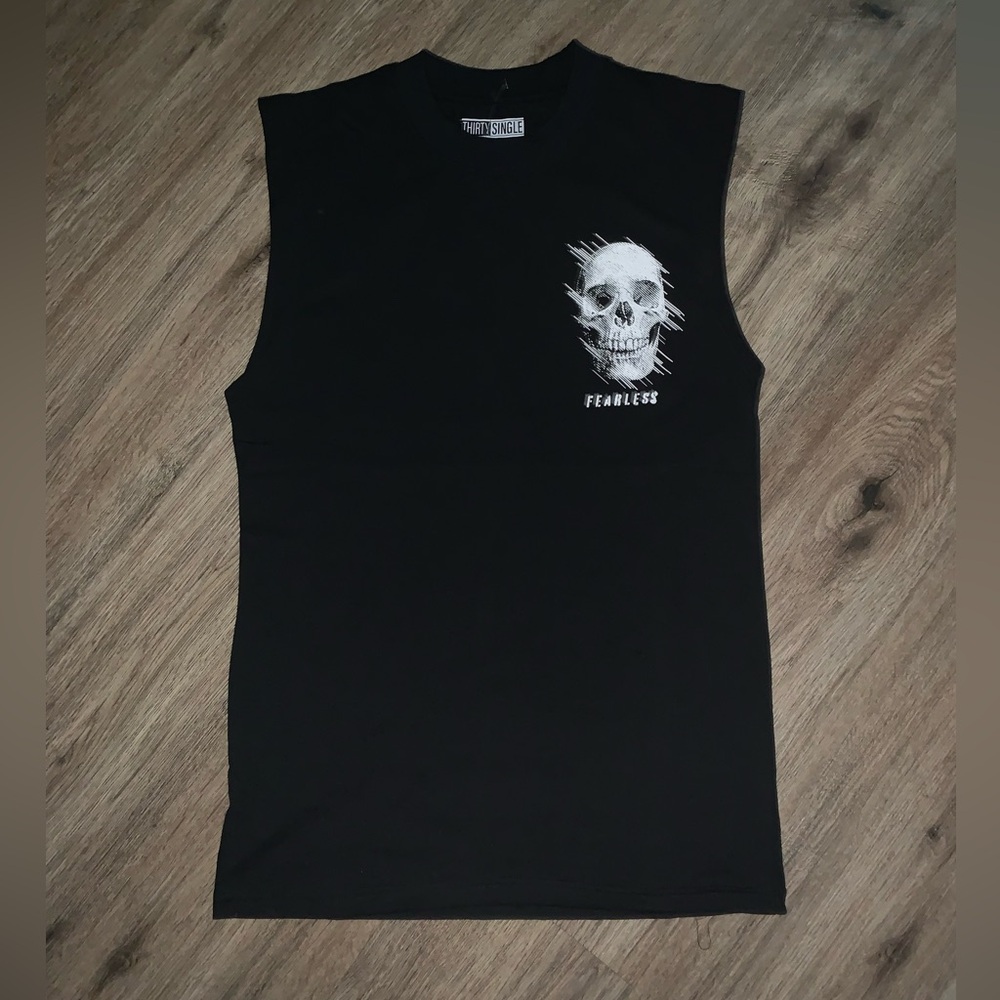 Sleeveless “Fearless” Shirt